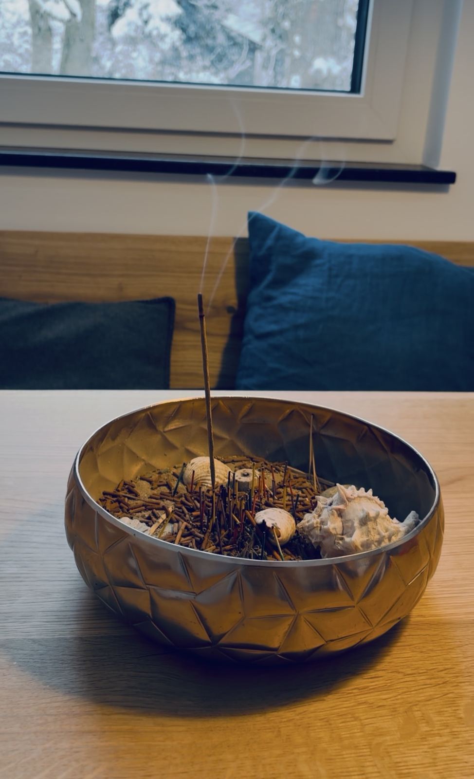 Räucherstäbchen als kleines Ritual